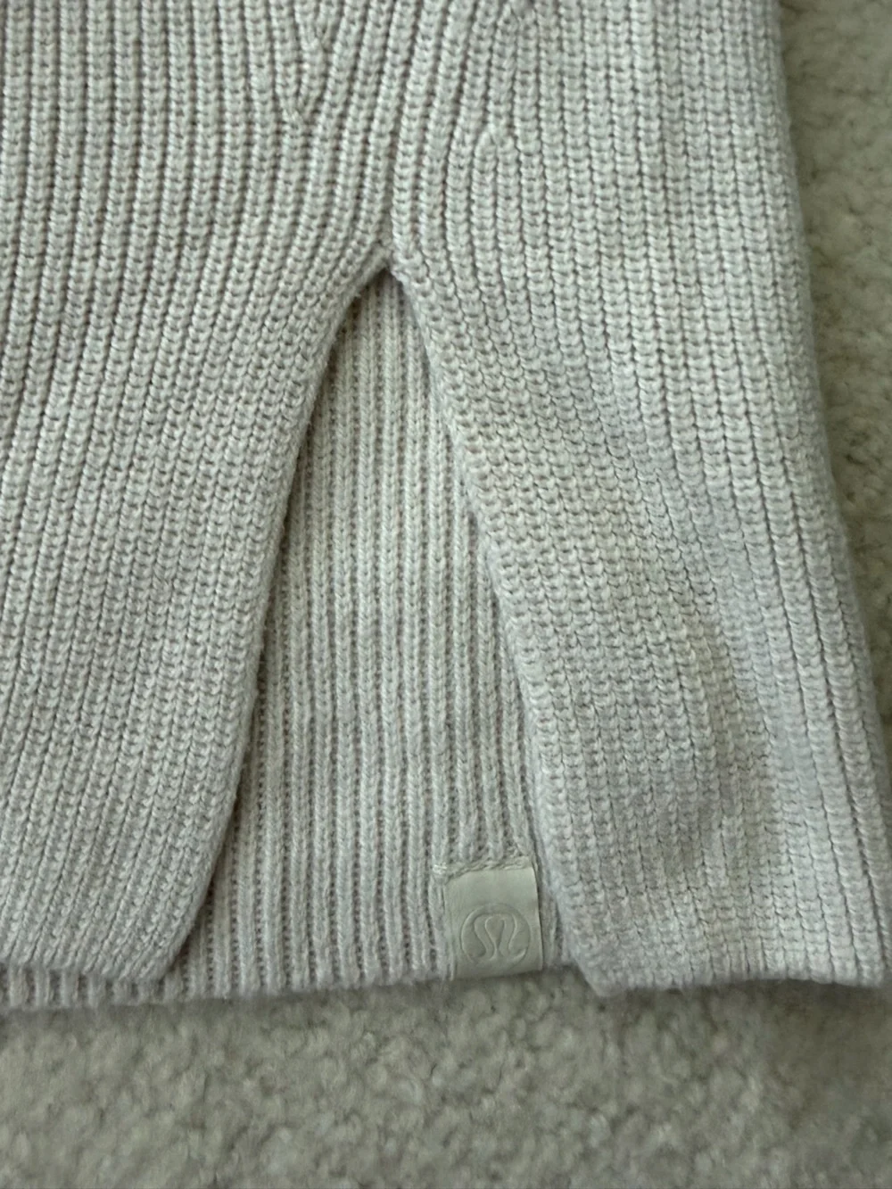 Lululemon Crewneck Ribbed Cream Beige Sweater Side Cuts - Light Beige